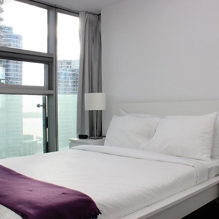 Atlas Suites- Furnished Apartments-College Street, 토론토 외부 사진
