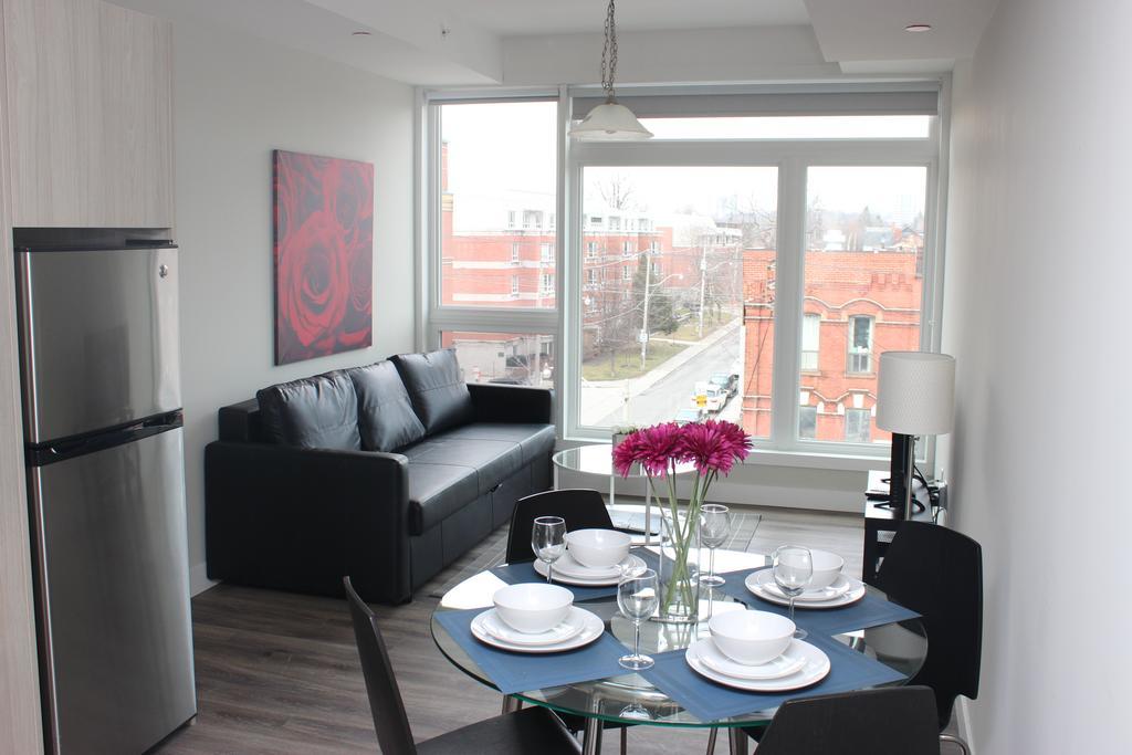 Atlas Suites- Furnished Apartments-College Street, 토론토 외부 사진