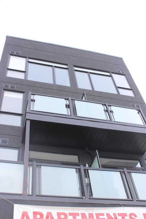 Atlas Suites- Furnished Apartments-College Street, 토론토 외부 사진
