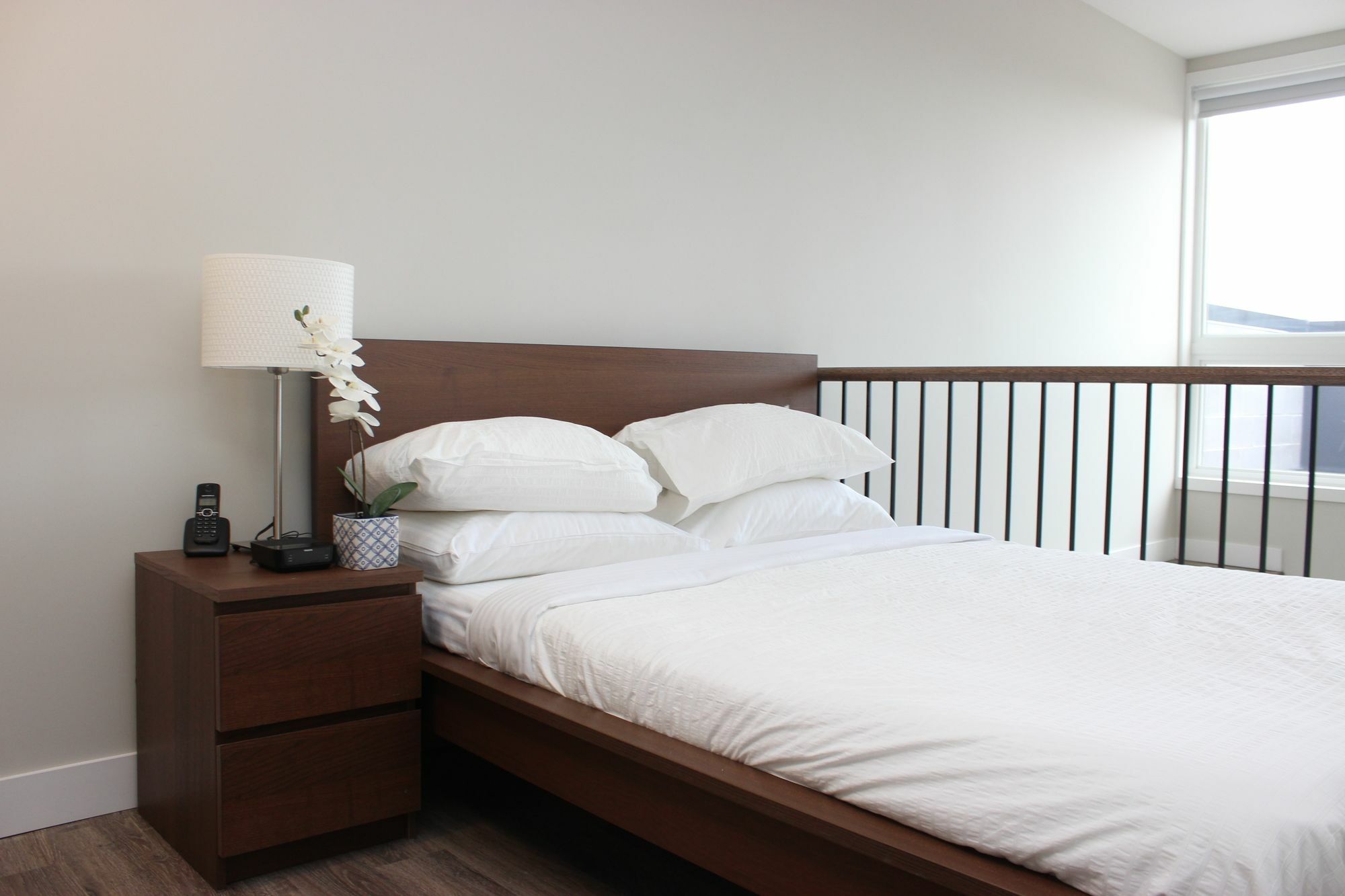 Atlas Suites- Furnished Apartments-College Street, 토론토 외부 사진